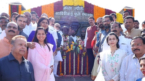 क्रांतिज्योती सावित्रीबाई फुले यांच्या जयंतीनिमित्त नायगाव येथे मुख्यमंत्र्यांच्या हस्ते विकास कामांचे उदघाटन   