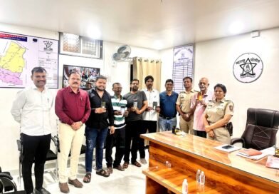 लोहगाव पोलिसांची कामगिरी! चोरीला गेलेले १ लाख ८० हजारांचे ६ मोबाईल शोधून तक्रारदारांना परत