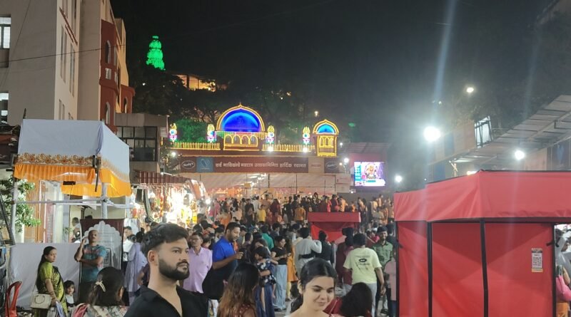 चतु:शृंगी मंदिरात नवरात्रोत्सवानिमित्त भाविकांची गर्दी; परिसरात भक्तिमय वातावरण